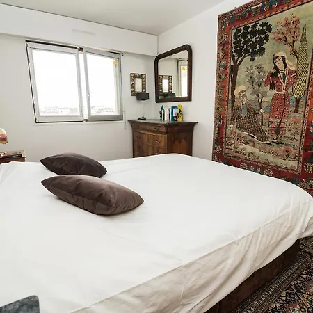 3 Chambres Sur Oberkampf Apartment
